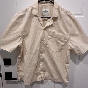 Hollister Men's Cream Boxy Crop Camp Collar Short Sleeve Shirt